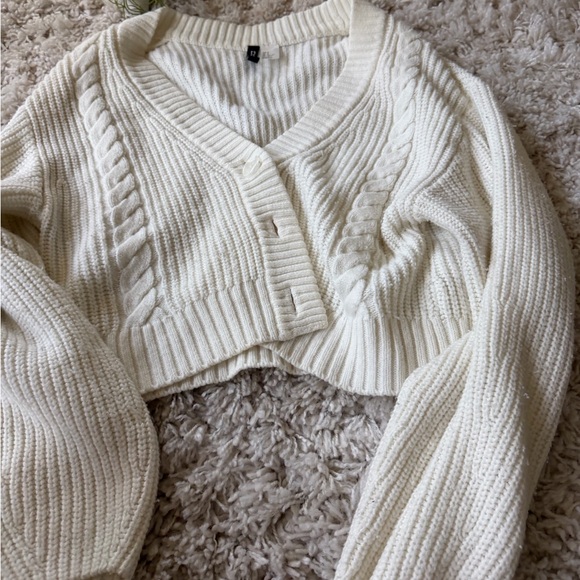 Elegant Cream V-Neck button down crop top thicknet super cute Cardigan - Picture 5 of 6